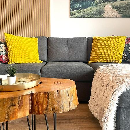 Rosewood Boutique Apartment ซินายา ภายนอก รูปภาพ