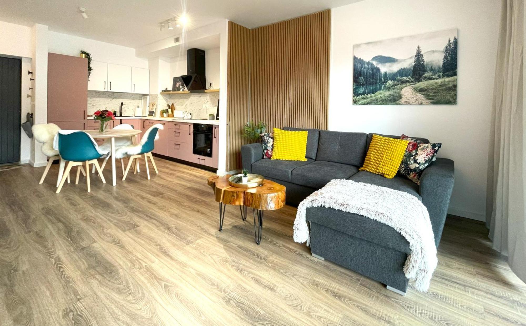 Rosewood Boutique Apartment ซินายา ภายนอก รูปภาพ
